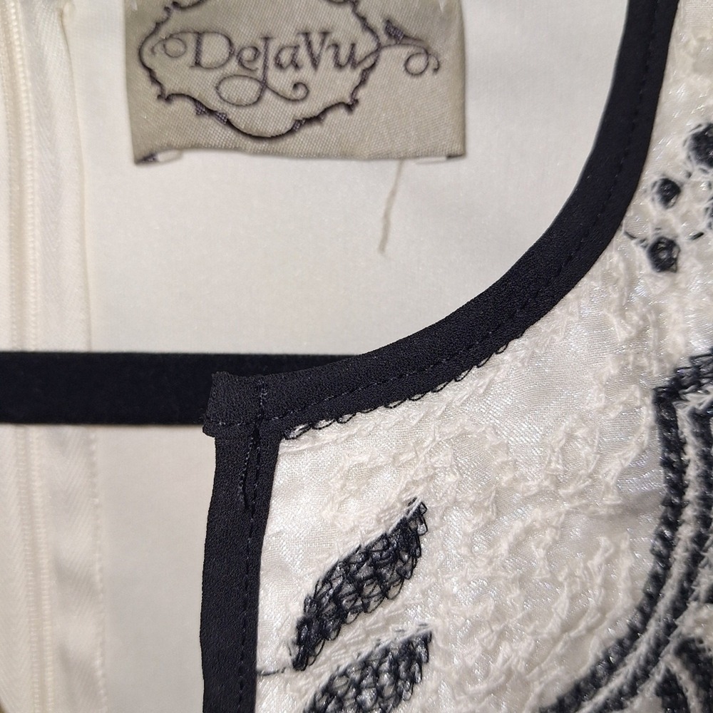 Vintage DejaVu Tunic Cream & Black Top Size Medium Bell Sleeves Romantic Flowy - Picture 5 of 7